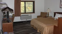 Boarders Inn and Suites by Cobblestone Hotels - Ripon Các khách sạn ở Green Lake