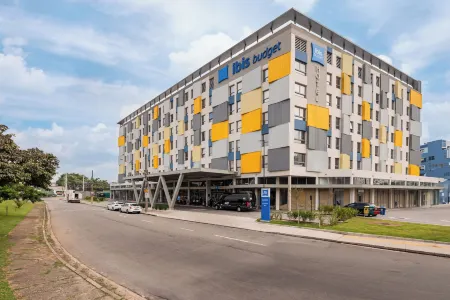Ibis Budget Guarulhos Aeroporto Отели рядом с достопримечательностью «Terminal M of Guarulhos International Airport»