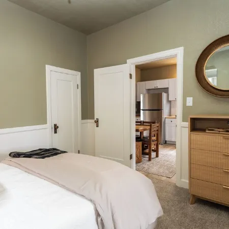 Charming 2-Bedroom House in Uptown Butte