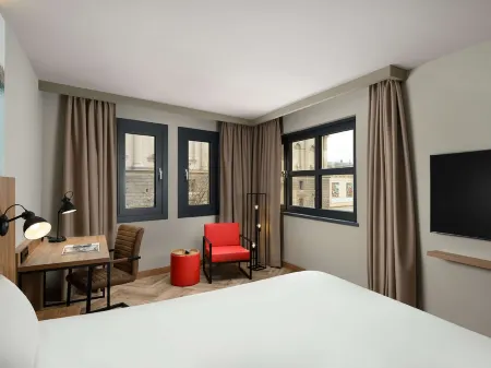 Ibis Budapest Heroes Square Отели рядом с достопримечательностью «Óbuda Synagogue»