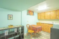 Semi-basement 2-bedroom apartment with AC in Fairbanks
