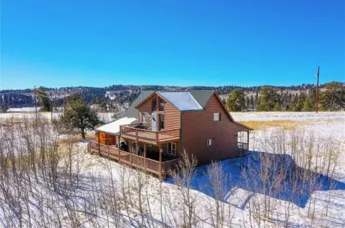 Pet Friendly cabin w/ fireplace and mountain views