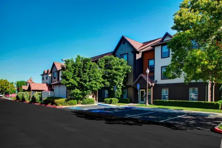 TownePlace Suites Fresno Отели в г. Фресно