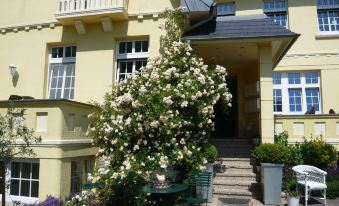 Relaxa at a Luxurious Villa in Bad Pyrmont