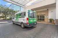 Holiday Inn TAMPA WESTSHORE - AIRPORT AREA by IHG - Parking