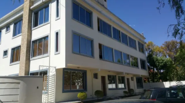 Comfortable 3-bedroom apartment with WiFi in Cochabamba Hotel a 