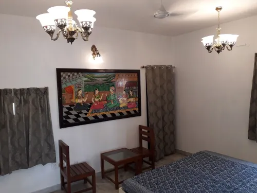 Jaipur Sundeck is a family run homestay which is connected to all major places