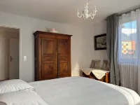 Charming apartment in house Hotels in Albertville