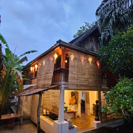 Charming 2-bedroom apartment in a Heritage Villa with AC