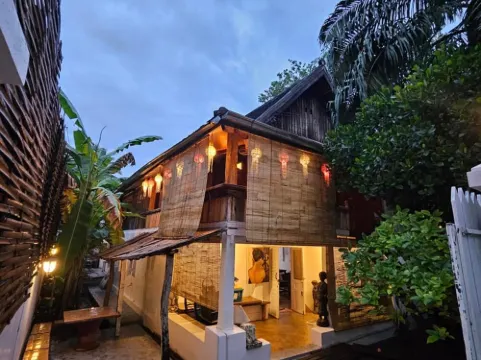 Charming 2-bedroom apartment in a Heritage Villa with AC