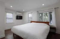 Perfect modern downtown Red Bank Deck and Hot Tub 레드뱅크 호텔