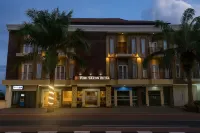Puri Saron Denpasar Hotel Hotel in zona Citraland Waterpark