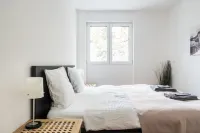 BASELiving 3,5 Room Suite - Near ESC - Bahnhof SBB Hotels in Bruderholz