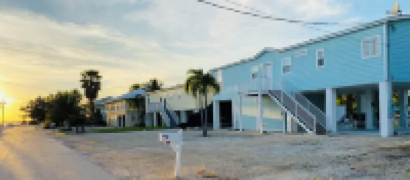 3-bedroom house in Lower Keys with Hot Tub, Sleeps 10+, Pet Freindly