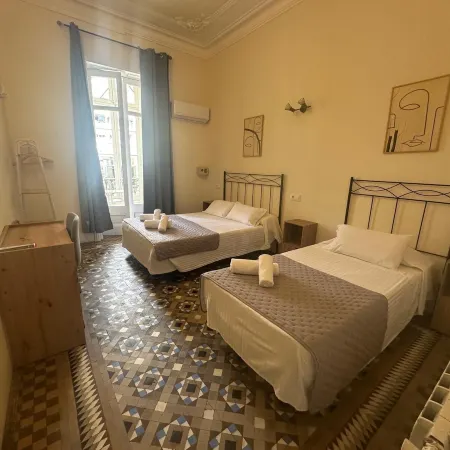 Hostal Balmes Centro