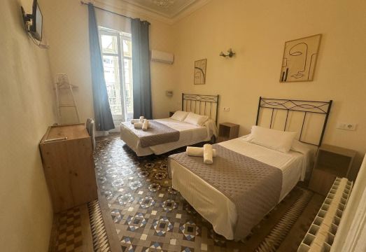 호스탈 발메스 센트로 외관