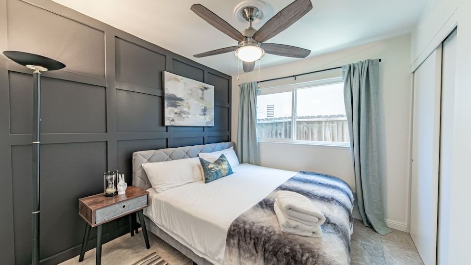 Modern Beach Retreat 30 Days- King Beds