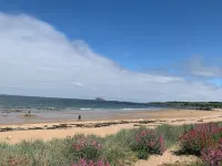 Next To The Beach - North Berwick(30 mins via train from Edinburgh)