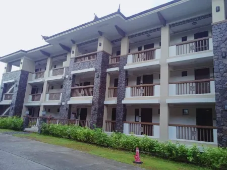 Bali inspired resort with condo Отели рядом с достопримечательностью «Island Garden Baptist Tabernacle»