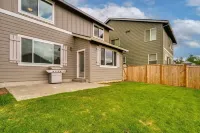 Relaxing Getaway w/ Pool Access! Hotels in Camas