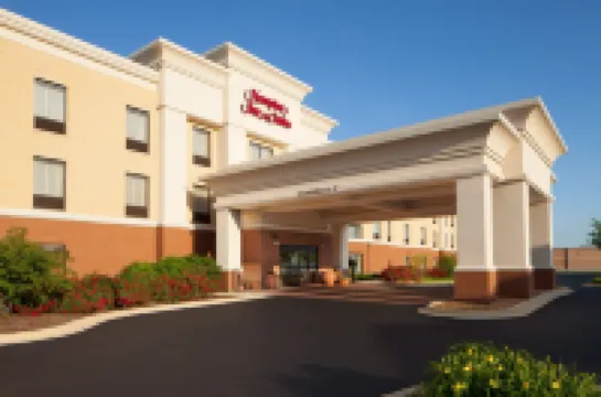 Hampton Inn & Suites Chicago/St. Charles