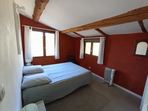 Gîte Spacieux en Pleine Nature Tout Confort en Provence