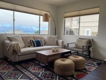 Charming 2-bedroom house in lovely Cayucos with ocean views