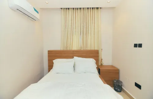 Serene 1-bedroom apartment in Abuja with AC, WiFi and 24/7 power supply