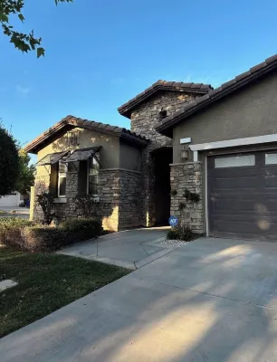 Charming 2-bedroom/2 Bath house with WiFi, AC and Heating in wonderful Fontana Hotel in zona Oak Park