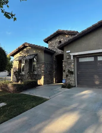 Charming 2-bedroom/2 Bath house with WiFi, AC and Heating in wonderful Fontana Отели рядом с достопримечательностью «Парк Ок»