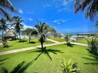 HOTEL TESORO BEACH Отели в г. 