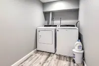 迷人的舊賽布魯克小屋 < 1 英里到海灘 - 停車場
