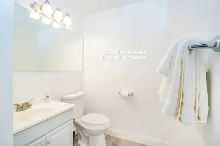 Modern & Comfortable Suite Near Downtown Concord