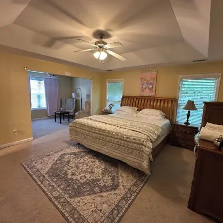 Enjoyable 4-bedroom house in Dallas. Great place for the family & friends