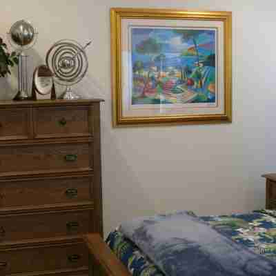 3-bedroom 3 bath house with semi-private beach access in Pompano Beach Rooms