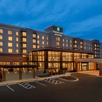 Embassy Suites by Hilton Atlanta NE - Gwinnett Sugarloaf Hotels near Hudgens Center
