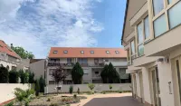 Cozy apartment with 1 bedroom and AC, WiFi in welcoming Pécs