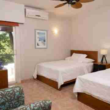 2 Bedroom Condo mar Rooms