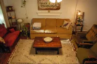 Family/Pet Friendly 3-bedroom Vintage Inspired house in Kyle