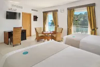 Hotel Apartamentos Cala Santanyi - balcony