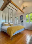 Rent studio - sleeps 2 - near Senlis and Charles-de-Gaulle Airport