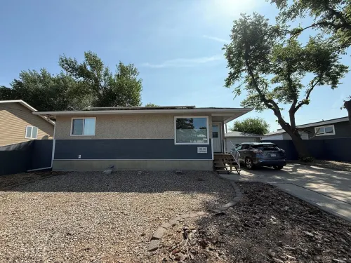 Sunny Southern Alberta Oasis Hotels in Coaldale