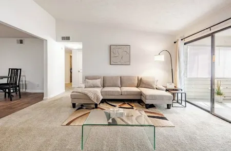 Cozy Modern 2Bed 2Bath Getaway in Atlanta Free Parking & Coffee Station Отели рядом с достопримечательностью «IHG - InterContinental Hotels Group»