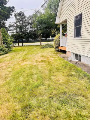 Cozy 3BR Getaway with Parking & Full Kitchen @ Melville Hotels in Melville