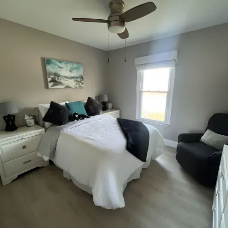 Charming 3-bedroom pool home on the lake with spectacular sunsets & close to all
