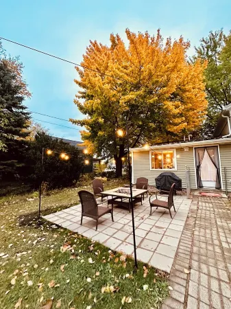 3-bedroom house in charming De Pere Отели в г. Де Пер