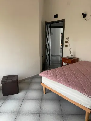 Bright and comfortable apartment well connected, not far from the center Hotel a Cercola
