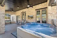 Beaver Lake Getaway  3BR w/ Hot Tub, Fire Pit & Boat Parking!