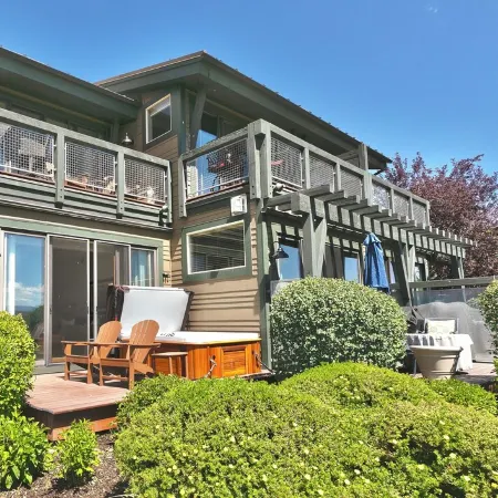 Luxury 2Br Park City Retreat with Mountain & Preserve Views & Saltwater Hot Tub