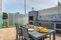 Detached Villa w/ Outdoor Kitchen & Private Swimming Pool near City & Beach Hotels in Coto